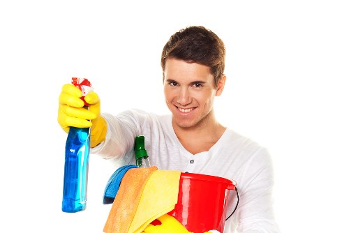 Local cleaning team preparing a property for move-out in W4